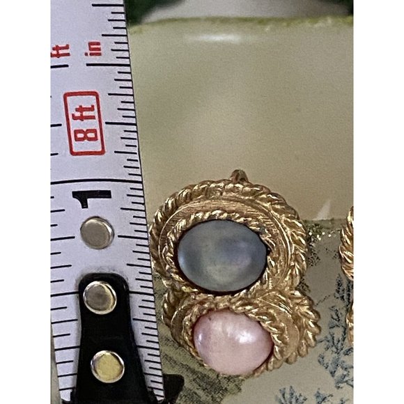 Vintage MCM Gold Tone Pink and Blue Clip On Earrings Sarah Coventry 1" Classic - Picture 9 of 16